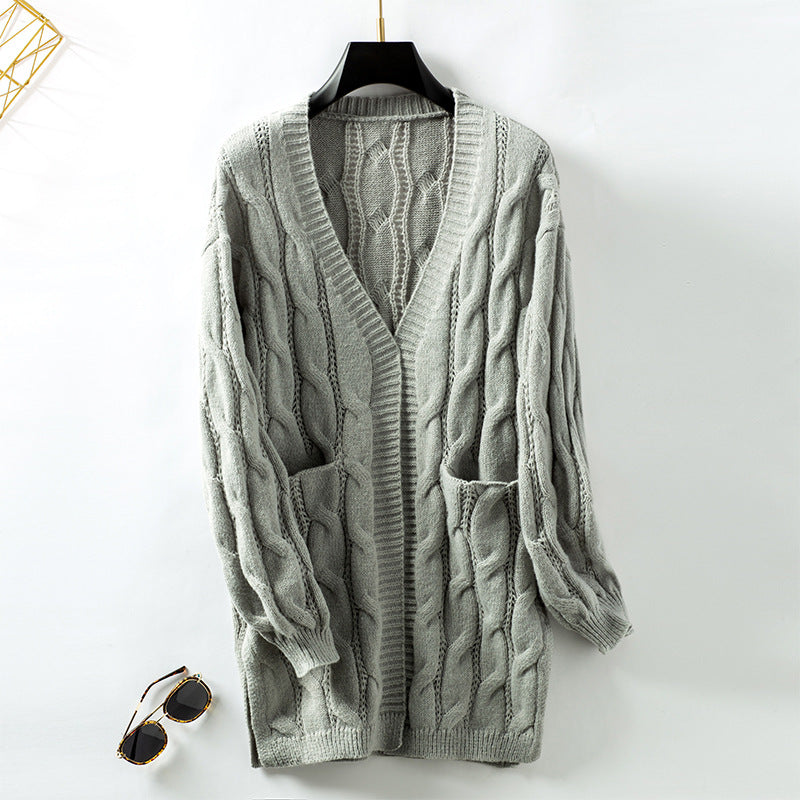 Damen Strickjacke mit einem stilvollen Flechtmuster EB