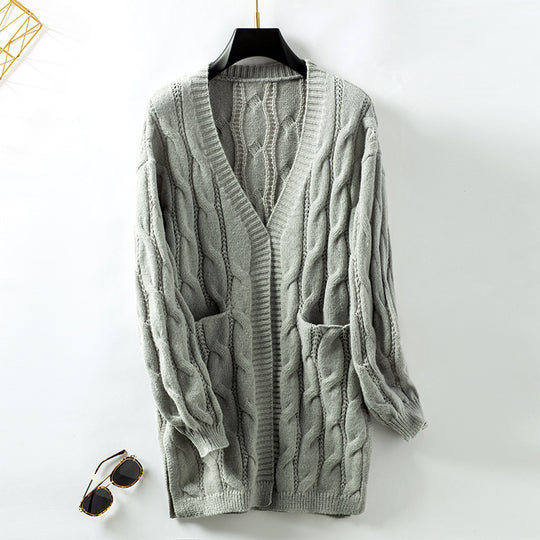 Damen Strickjacke mit einem stilvollen Flechtmuster EB