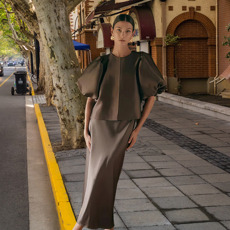 Damen Elegantes Midikleid mit strukturiertem Oberteil und voluminösen Ärmeln EB