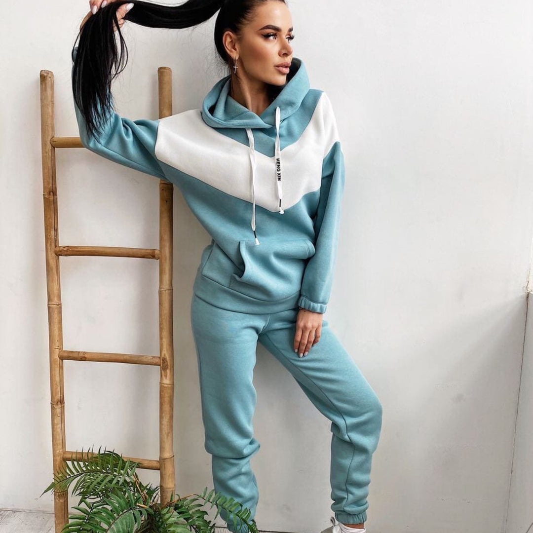 Damen zweiteiliges Loungewear-Set mit Chevron-Kapuzenpullover und taillierter Tapered-Jogginghose EB