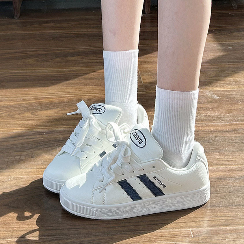 Damen Sportliche Sneakers mit zeitgemäßem Design und robustem Obermaterial EB