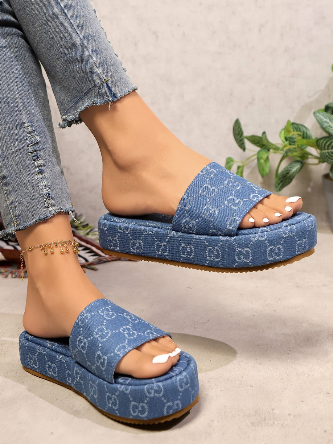Damen Modische Flip-Flop Pantoletten mit Komfort-Ausschnitt EB