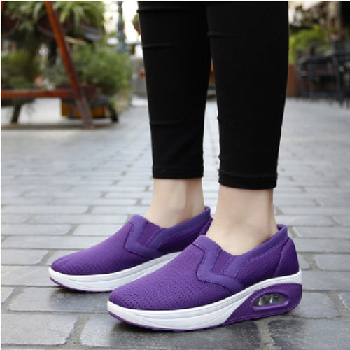 Damen Slip-On Sneakers mit atmungsaktivem Mesh und stoßdämpfender Sohle EB
