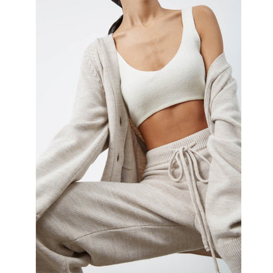 Damen Strickcardigan mit tiefem V-Ausschnitt und großen Taschen EB