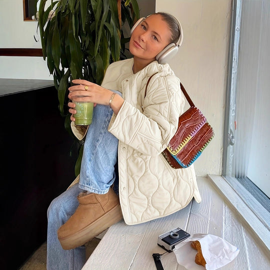 Damen Steppjacke mit großen Taschen und Rundhalsausschnitt EB