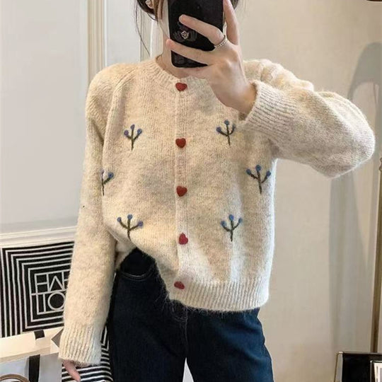 Damen kuscheliger Strickjacke mit Herzen und Blumenstickerei EB