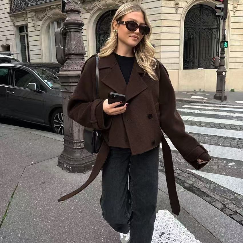 Damen modische cropped Jacke mit breitem Kragen und tailliertem Schnitt EB