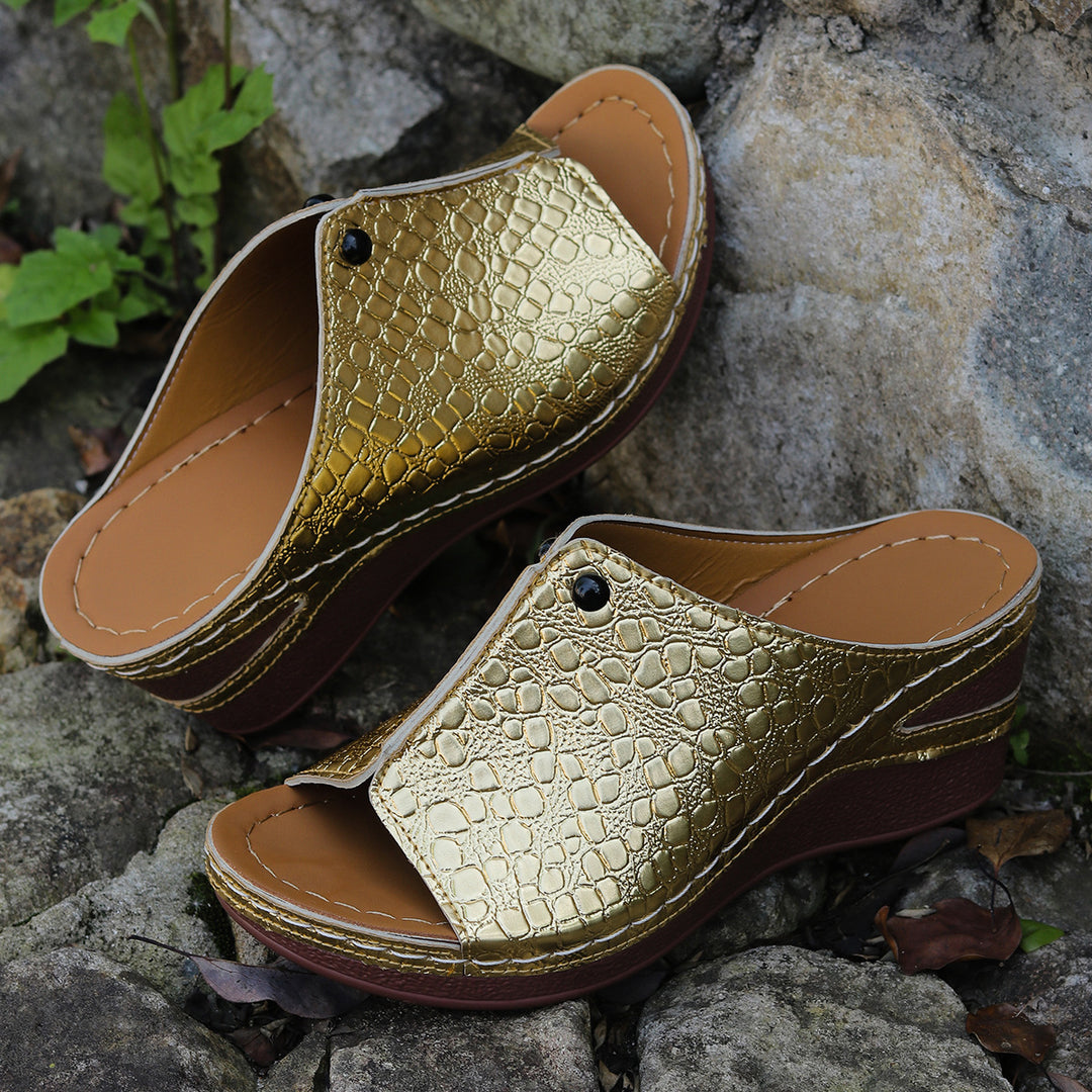Damen Wedge-Pantoletten mit elegantem Krokodil-Look und komfortabler Sohle EB