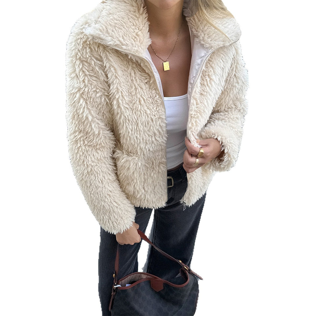 Damen nan Teddyjacke mit Reißverschluss, hochgeschlossenem Kragen, aufgesetzten Taschen und kurzer Passform EB