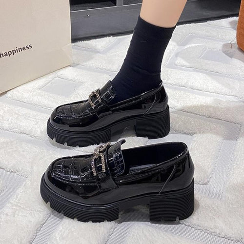 Damen Komfortable Mokassins mit schickem Ketten-Detail EB