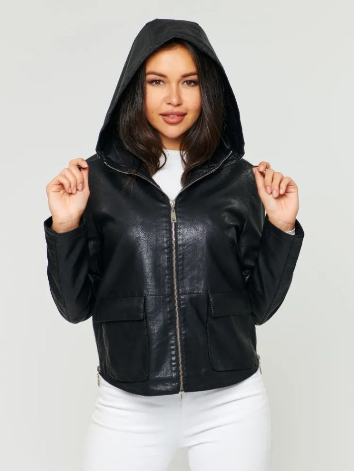 Damen Kunstlederjacke mit angeschnittenem Hoodie und praktischen Taschen EB