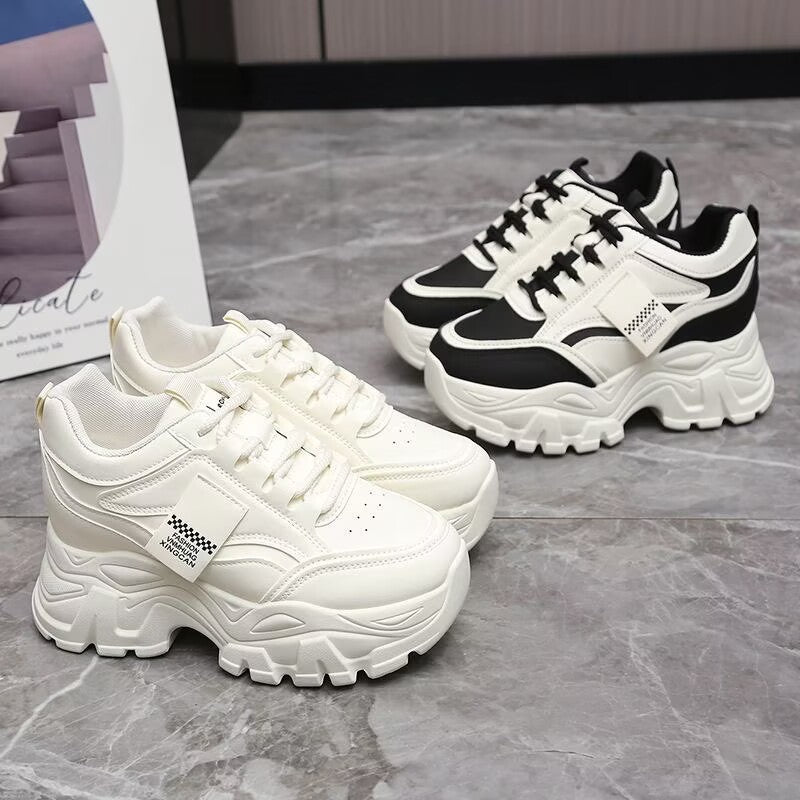 Damen Sportliche Chunky Sneakers mit innovativen Dämpfungselementen und rutschfester Sohle EB