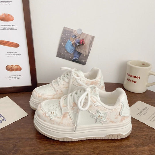 Damen Sneakers mit modischen Stern-Applikationen und dämpfender Sohle EB
