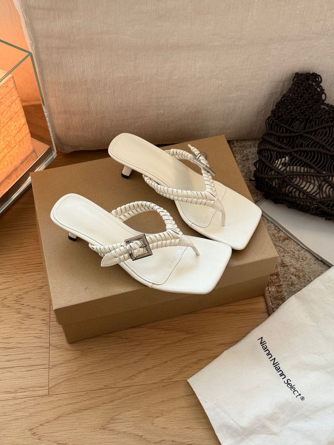 Damen Komfortable Sandalen mit geflochtenem Riemen und eleganter Schnalle EB