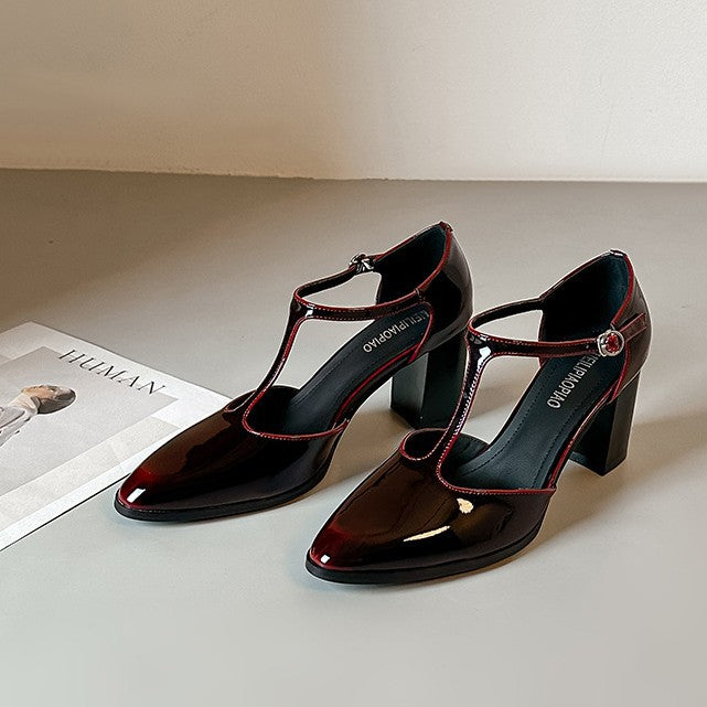 Damen Elegante T-Strap Pumps mit Blockabsatz EB