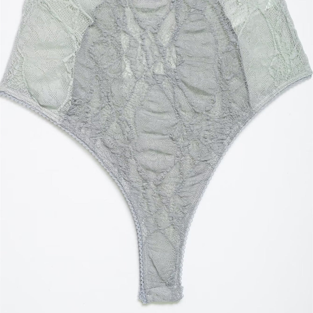 Damen Spitzenbody mit verführerischem Design und zarten Trägern EB
