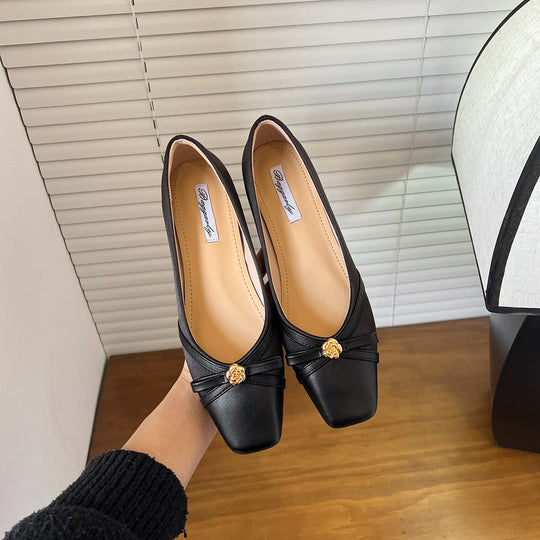 Damen Elegante Pumps mit floralem Schmuckdetail EB