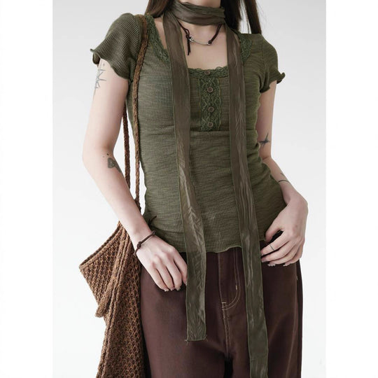 Damen Hochgeschlossenes Oberteil mit eleganten Rüschen und Bändern EB