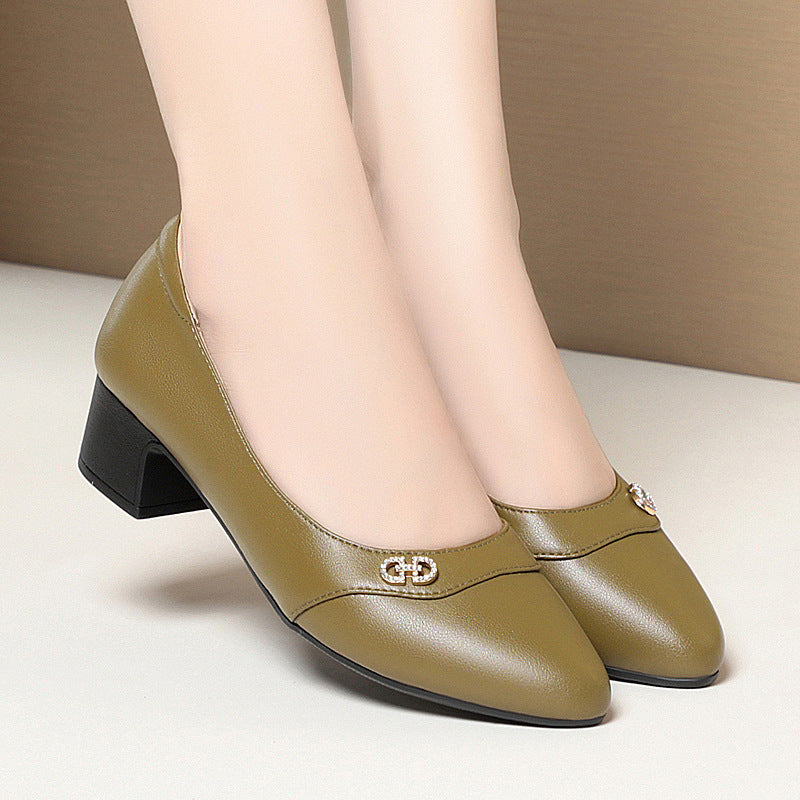 Damen elegante Pumps mit ansprechendem Schmuckdetail und bequemem Blockabsatz EB