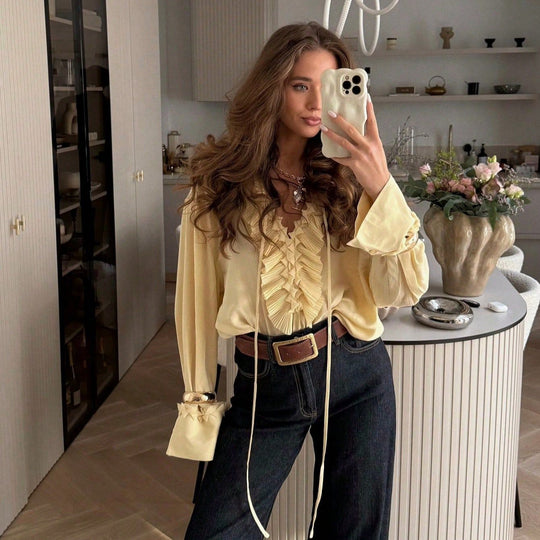 Damen elegantes Blusenshirt mit rüschenverzierten Details und schickem Ausschnitt EB