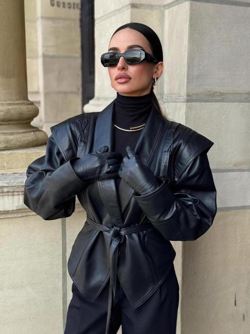 Damen modische Bikerjacke mit dekorativen Schnürdetails und eleganter Taillierung EB