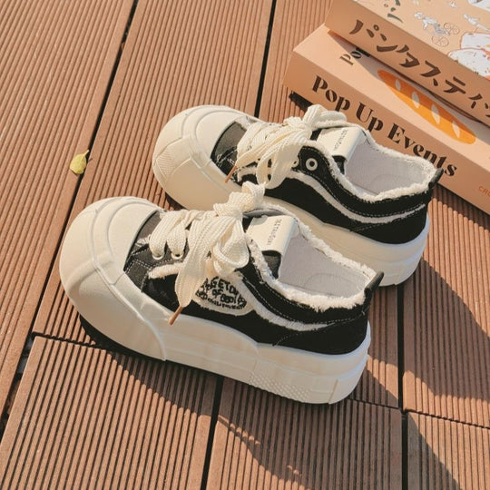 Damen Stilvolle Chunky Sneakers mit weißer Plattform und robustem Obermaterial EB