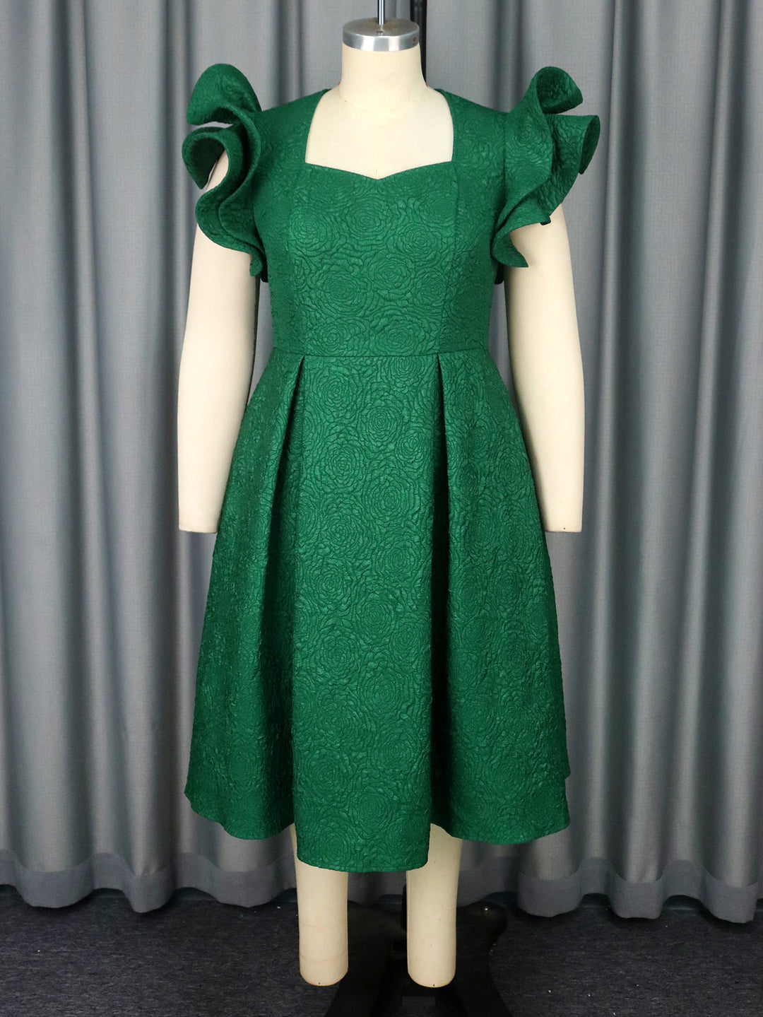 Damen Elegantes Cocktailkleid mit voluminösen Rüschensäumen EB