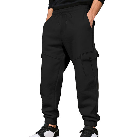 Herren nan urban-militärische Cargo-Jogginghose mit knieabgesteppten Einsätzen, seitlichen Klappentaschen und gerippten Beinabschlüssen EB