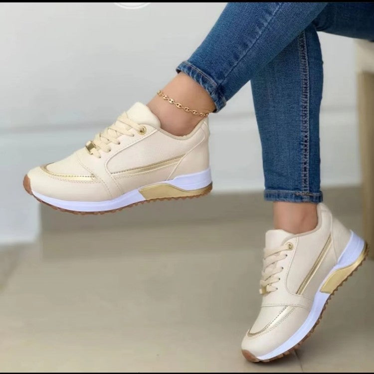 Damen  elegante City-Sneaker mit dezenter Metallic-Infusion, leicht gepolsterter Komfortsohle und profilierter Gummilaufsohle EB