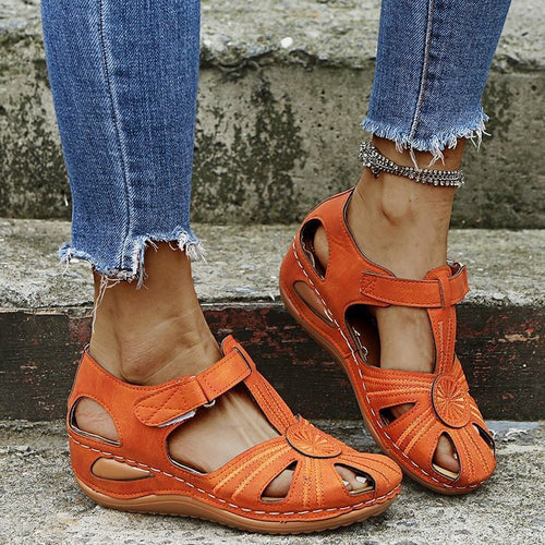 Damen Komfortable Sandaletten mit luftigen Cut-Outs und verstellbarem Riemen EB