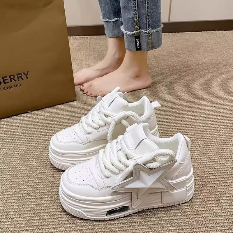 Damen Chunky Sneakers mit integriertem Air-System und markantem Sternen-Design EB