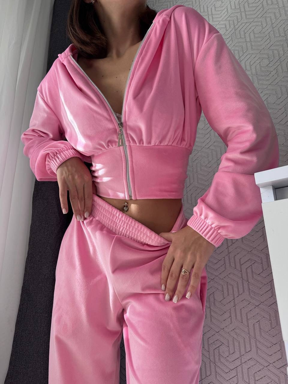 Damen Taillierte Cropped-Kapuzenjacke mit figurformendem Schlauchbund EB