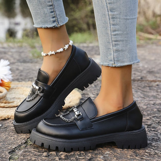 Damen Loafers mit dekorativer Kettenapplikation und robustem Profil EB