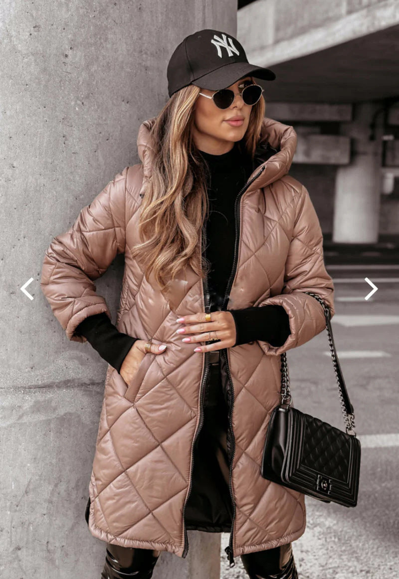 Damen Lässige Steppjacke mit Kapuze und praktischen Taschen EB