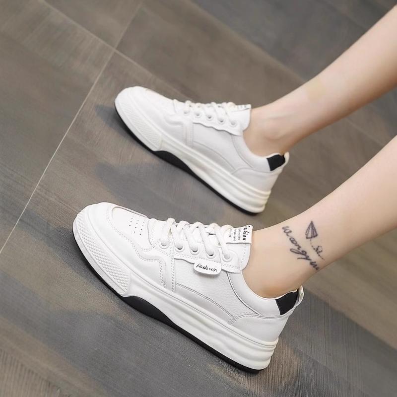 Damen Sneakers im sportiven Design mit bequemer Dämpfung und strapazierfähigem Obermaterial EB