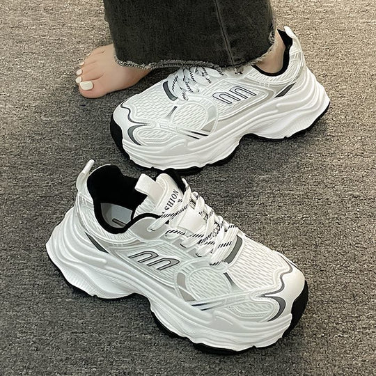 Damen модische Sneaker im futuristischen Design mit verstärkter Sohle EB