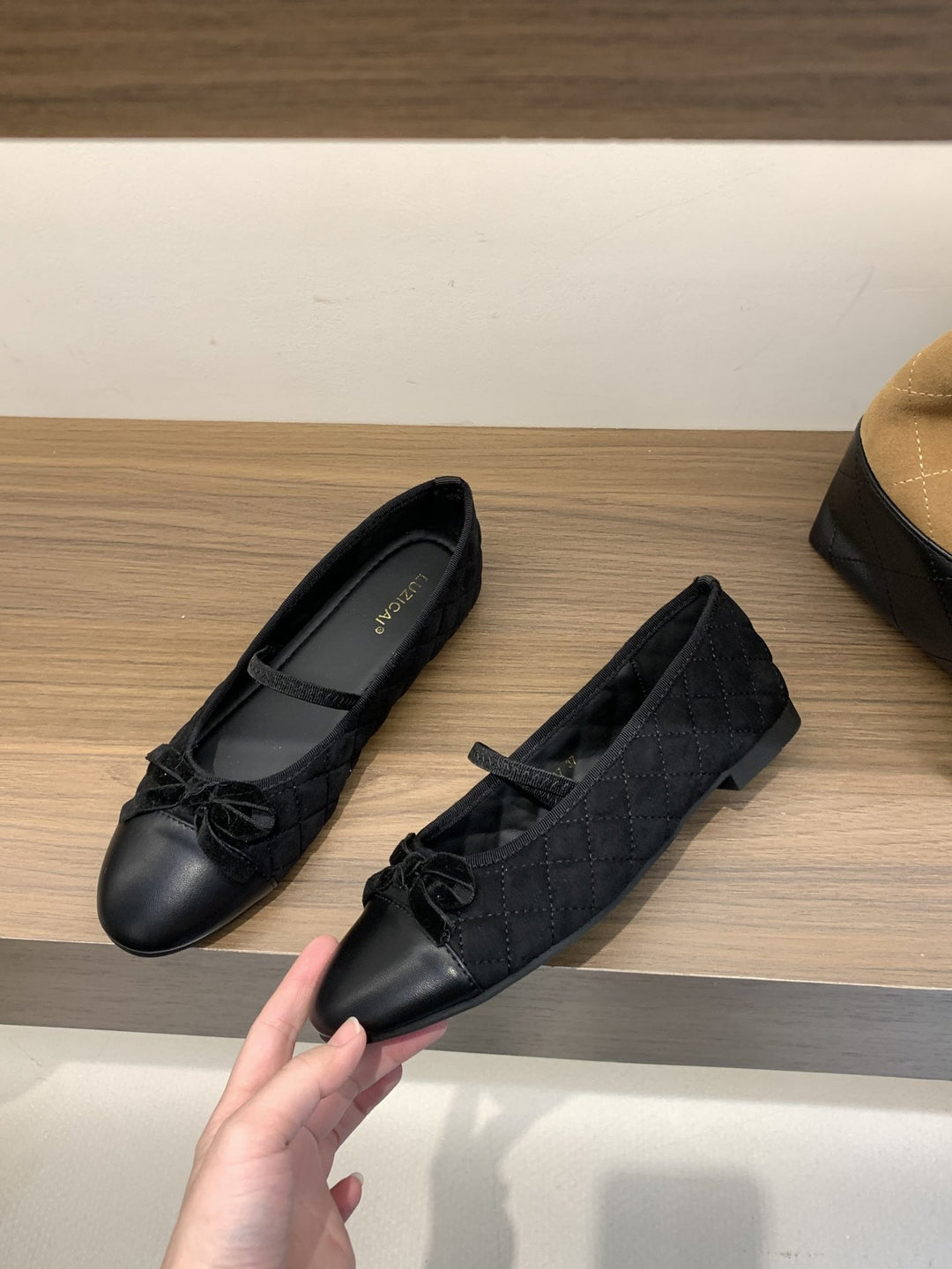 Damen Elegante Mary Jane Ballerinas mit modischem Riemchen und komfortablem Fußbett EB