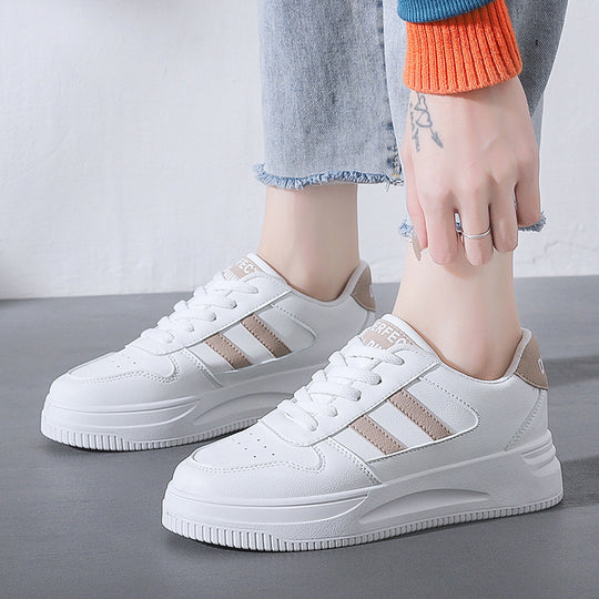 Damen Sportliche Sneakers mit atmungsaktiver Konstruktion und dämpfender Laufsohle EB