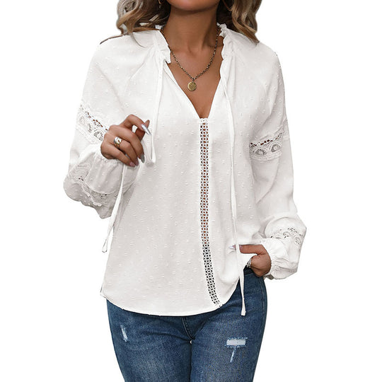 Damen Romantische V-Ausschnitt-Bluse mit Crinkle-Struktur, Spitzenbordüren und Kordelbindern EB