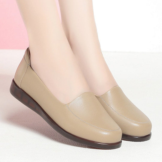 Damen Bequeme Slipper aus hochwertigem Kunstleder mit dämpfender Sohle EB