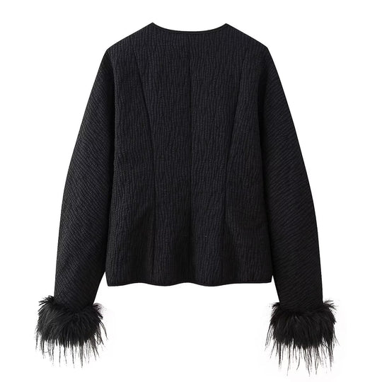 Damen elegante Steppjacke mit kunstvollen Rüschendetails und hohem Kragen EB