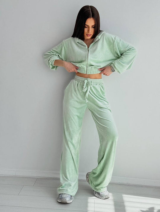 Damen Zweiteiliges Samt-Loungewear-Set mit Cropped-Zipjacke und weiter High-Waist-Sweathose EB