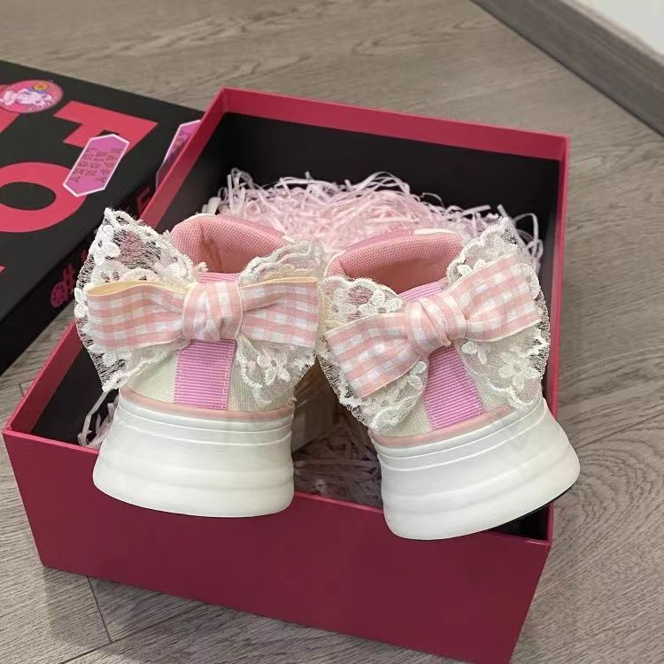 Damen Sneaker mit verspielten Schleifen-Details und rutschfester Sohle EB