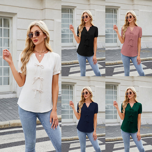 EB | Einfarbiges Kurzarm-T-Shirt mit V-Ausschnitt und Schleife zum Schnüren