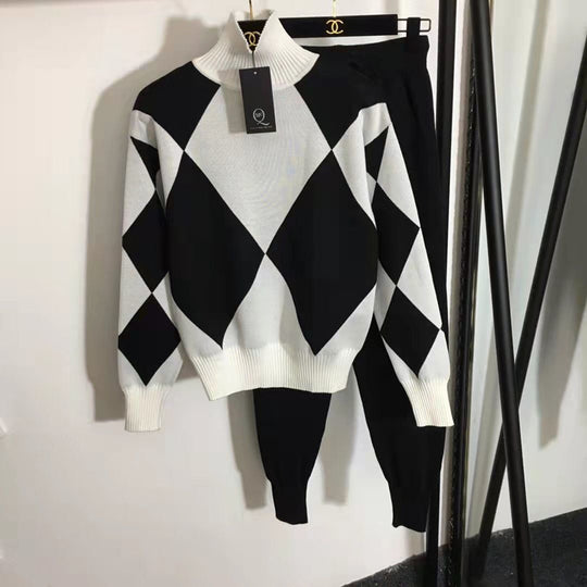 Damen stylisches Freizeitstrickset mit hohem Kragen EB