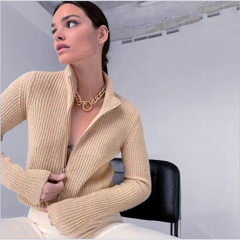 Damen Strickjacke mit hohem Kragen und innovativem Zipper EB