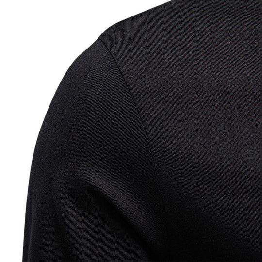 Herren nan tailliertes Langarmshirt im Henley-Stil mit kurzem V-Ausschnitt, Zierknöpfen und Brustleistentasche EB