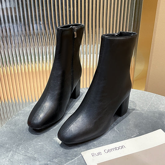Damen nan elegante knöchelhohe Stiefelette in glatter Lederoptik mit mittelhohem Blockabsatz und dezenter Frontnaht EB