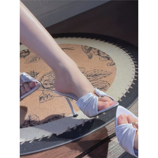 Damen Mules mit elegantem Rüschendesign und raffinierten Details EB