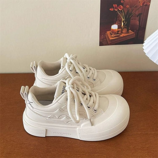 Damen Plattform-Sneaker mit dicker, gepolsterter Sohle und modischem Design EB